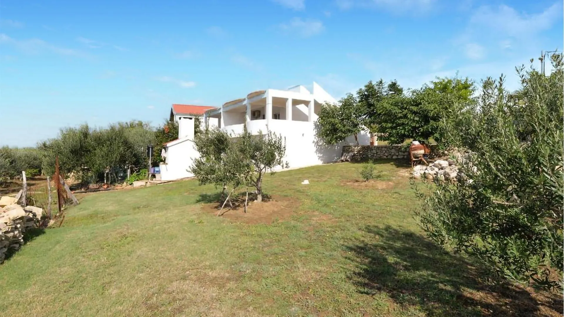 2 Bedroom Lovely Apartment In Rtina Croatia